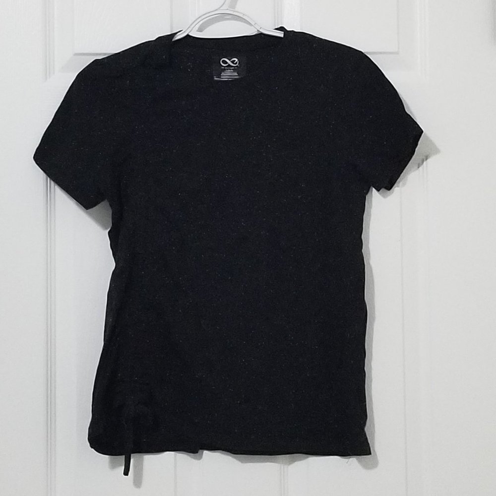 Be Boundless tee with white specks size medium  (8-10)